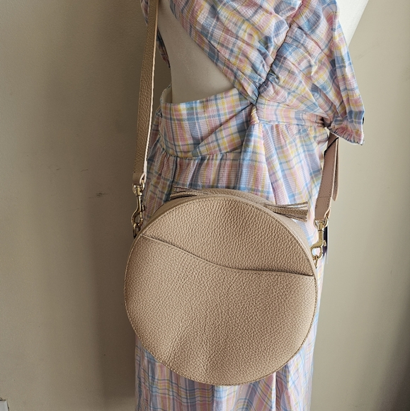 Cuyana Bags Cuyana Circle Crossbody Bag Poshmark
